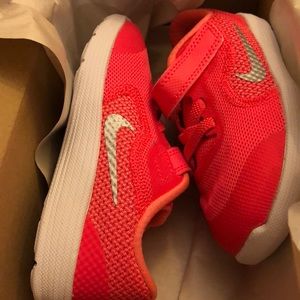 Nike Shoes - Brand new nike in box! Nike Shoes - Brand new nike in box!